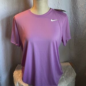NWT The Nike Tee - Dry Fit